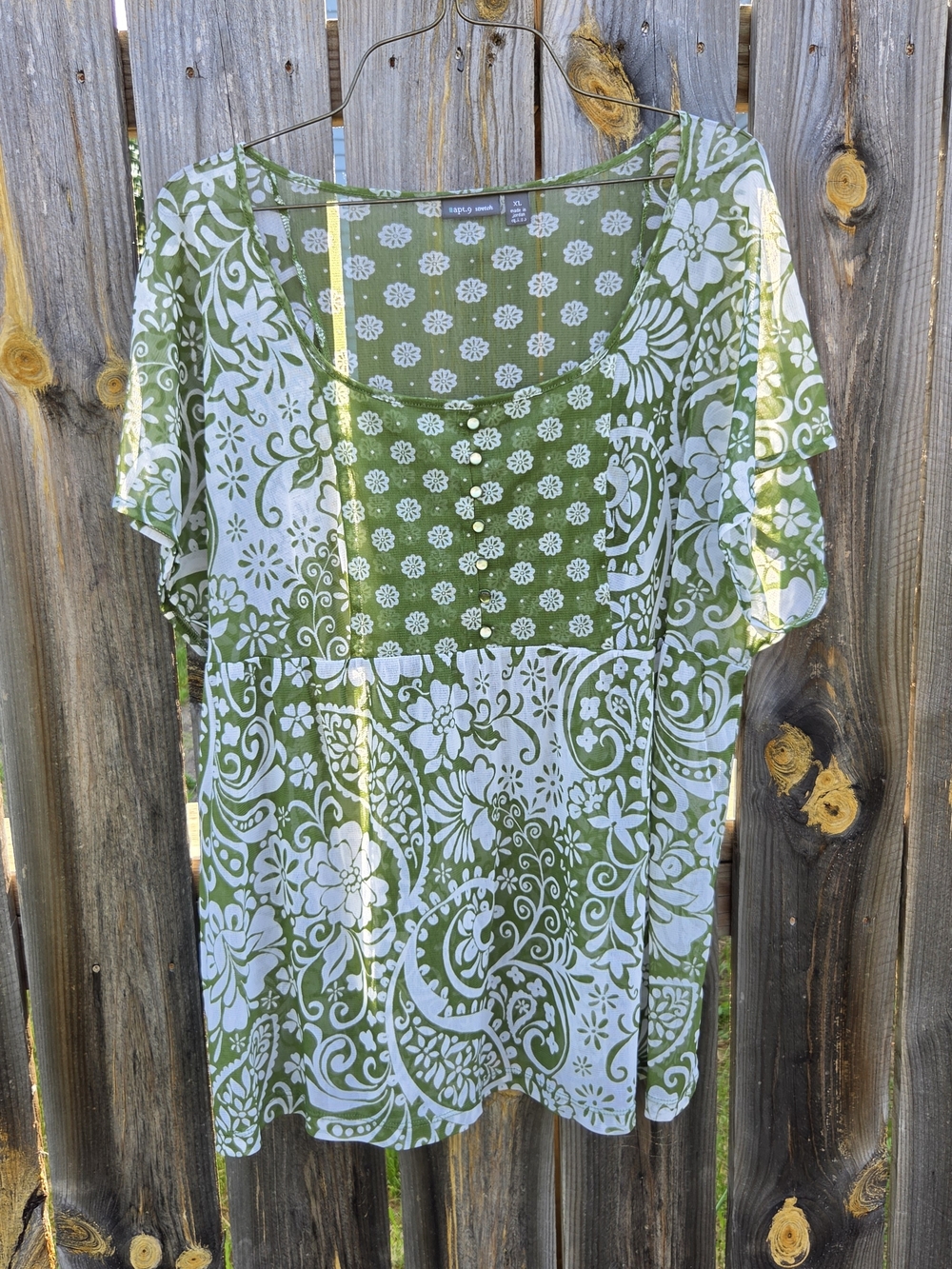 Apt. 9 Green and White Floral Translucent Stretch Mesh Top XL